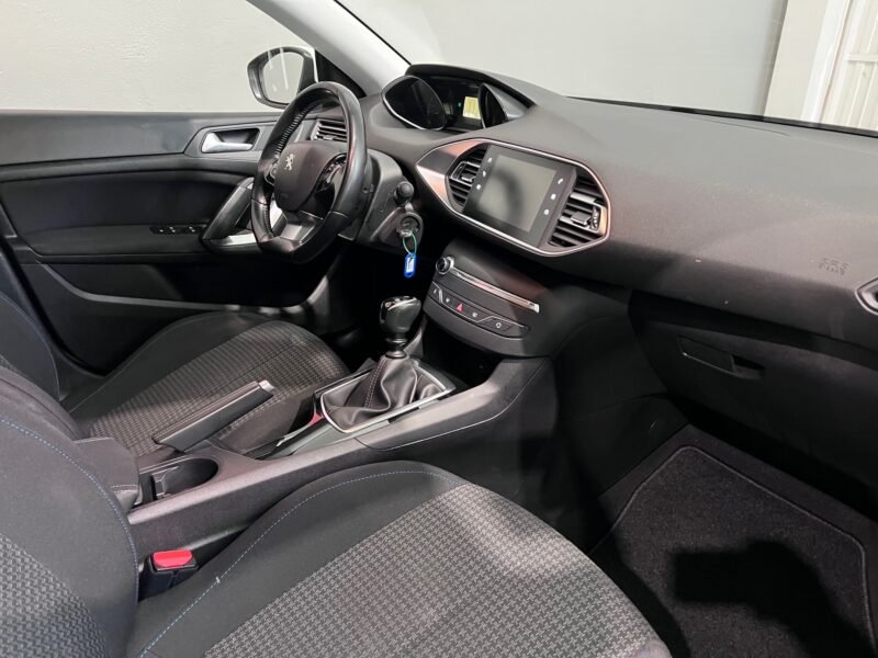 PEUGEOT 308 1.5 HDI STYLE