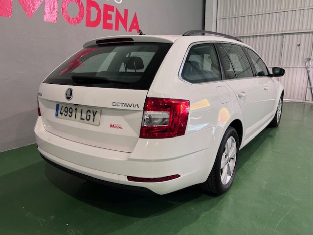 SKODA OCTAVIA COMBI 1.6 TDI AMBITION