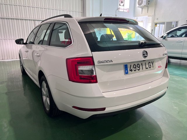 SKODA OCTAVIA COMBI 1.6 TDI AMBITION