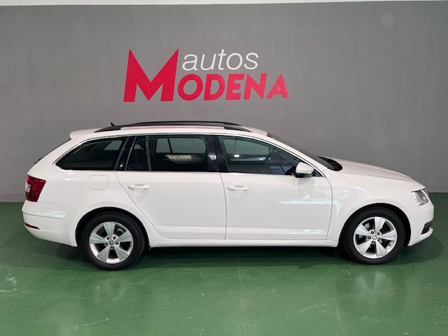 SKODA OCTAVIA COMBI 1.6 TDI AMBITION