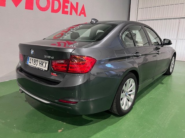 BMW 318d AUT MODERN