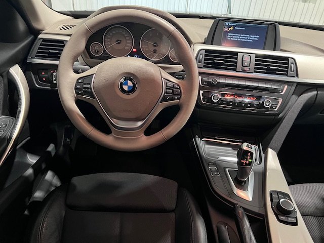 BMW 318d AUT MODERN