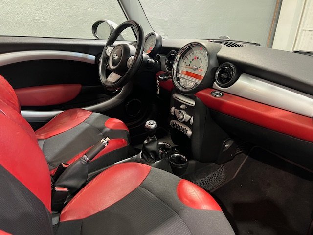 MINI Cooper 1.6 i
