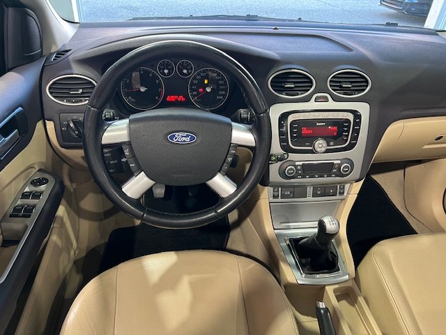 FORD FOCUAS CABRIO 2.0 i TREND