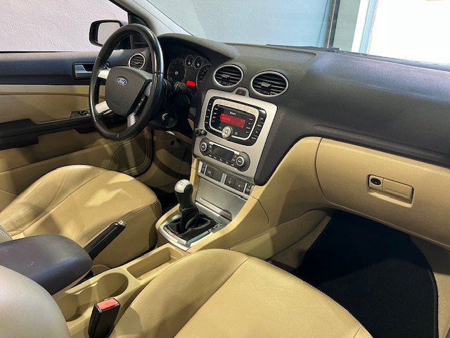 FORD FOCUAS CABRIO 2.0 i TREND