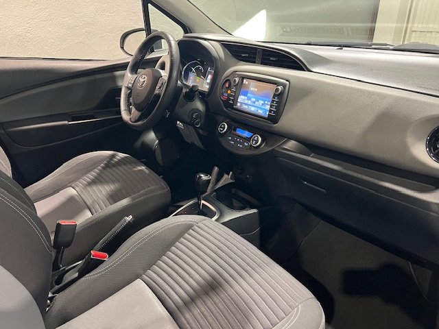 TOYOTA YARIS 1.5 HSD ADVANCE