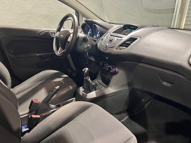 FORD FIESTA 1.2 i TREND