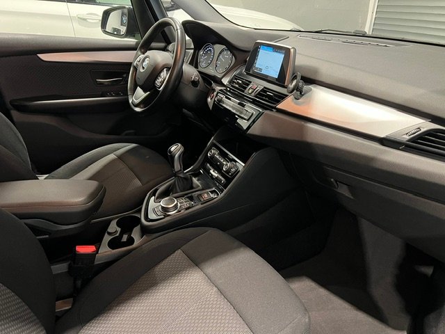 BMW 218d SPORT TOURER