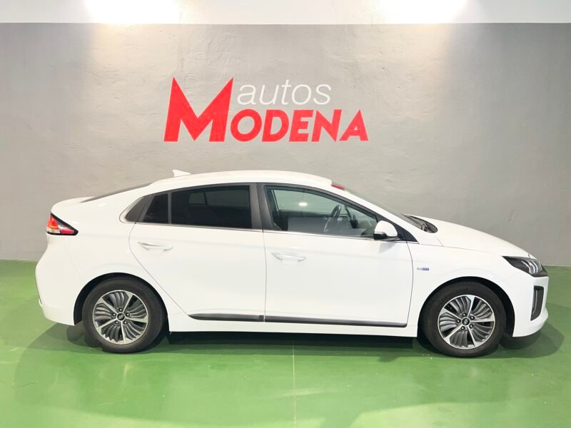 HYUNDAI IONIC 1.6 GDI PHEV STYLE