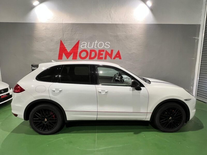 PORSCHE CAYENNE 3.0d V6 PLATINUM