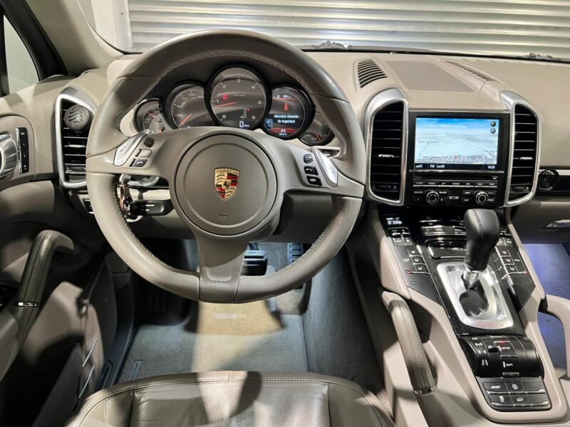 PORSCHE CAYENNE 3.0d V6 PLATINUM