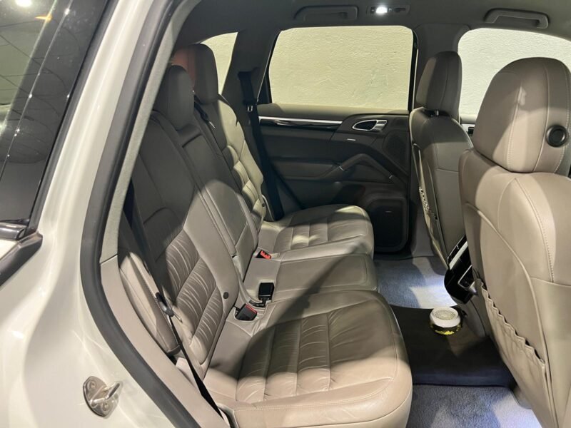 PORSCHE CAYENNE 3.0d V6 PLATINUM