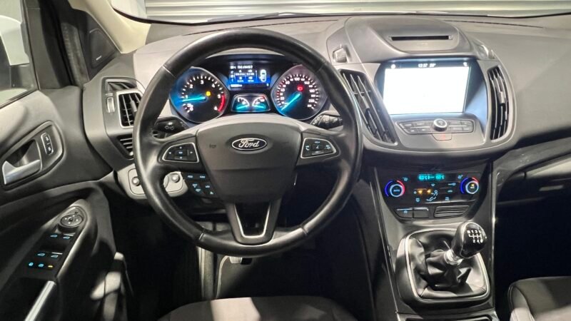 FORD KUGA 1.5 TDCI TITANIUM