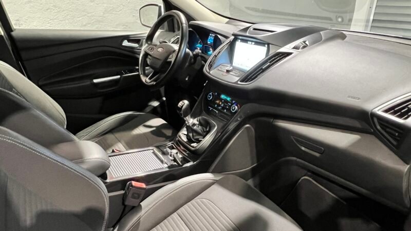 FORD KUGA 1.5 TDCI TITANIUM