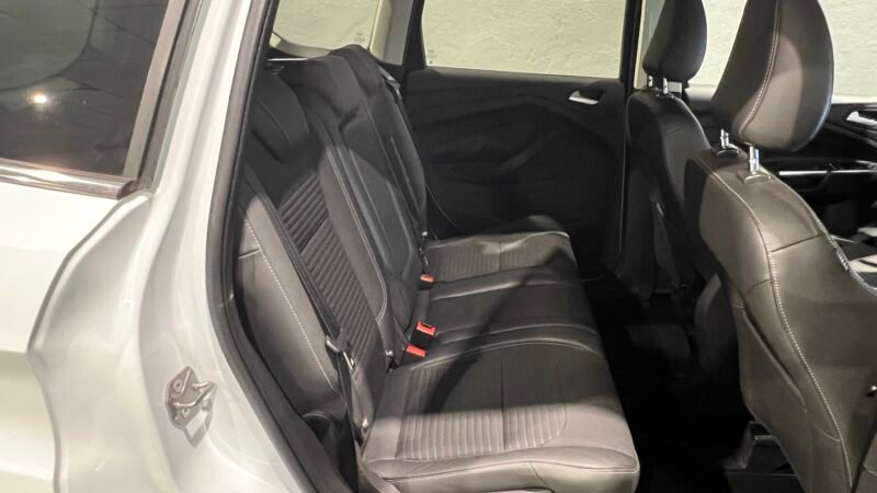 FORD KUGA 1.5 TDCI TITANIUM